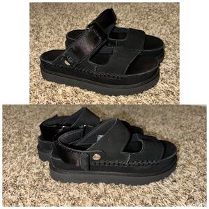 UGG size 6 Goldenstar Glide Black Platform Sandals with Adjustable Straps